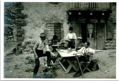 Photo de montagnards revenu au village