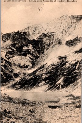 Photo vue sur le lac de la Vogealle et les Dents Blanches