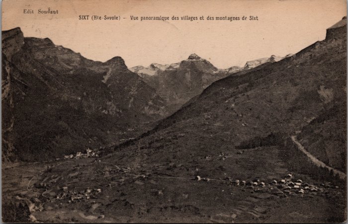 Vue panoramique sur les villages de Salvagny, du Fay et des montagnes de Sixt