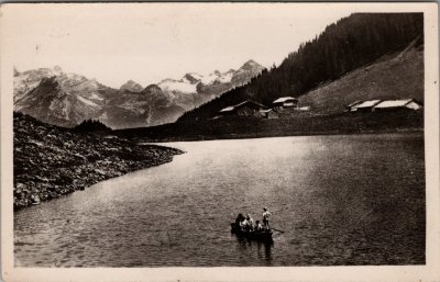Photo d'une barque sur le Lac de Gers