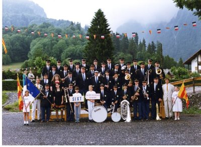 Photo de l'harmonie de Sixt à la fête des Musiques à Samoëns en 1989