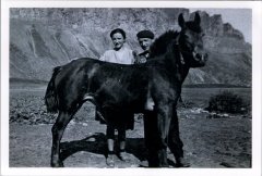Photo d'Irène et Noel MOGENIER avec le cheval à Anterne 