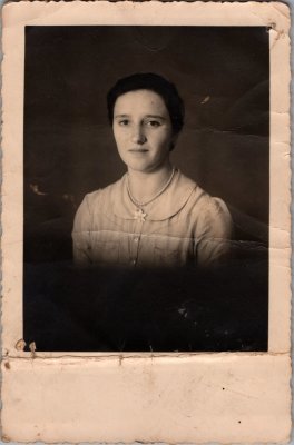 Portrait d'Irène MOGENIER - 1942