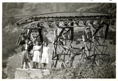 Photo du porteur qui descendait le lait au Boret