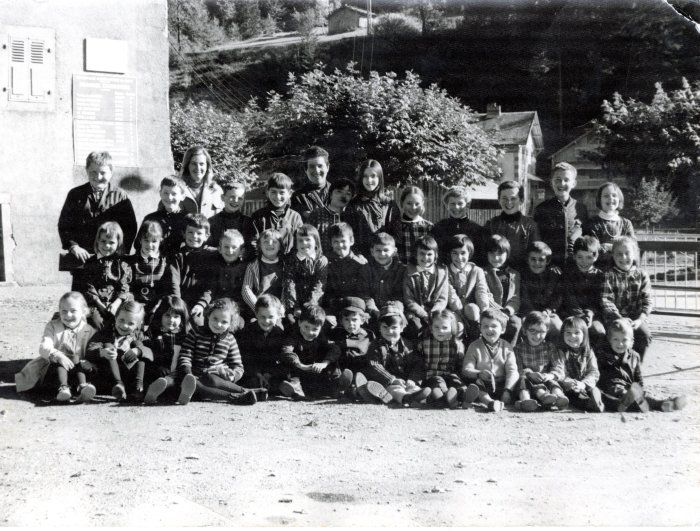 Photo de classe de l'école de Sixt 1970